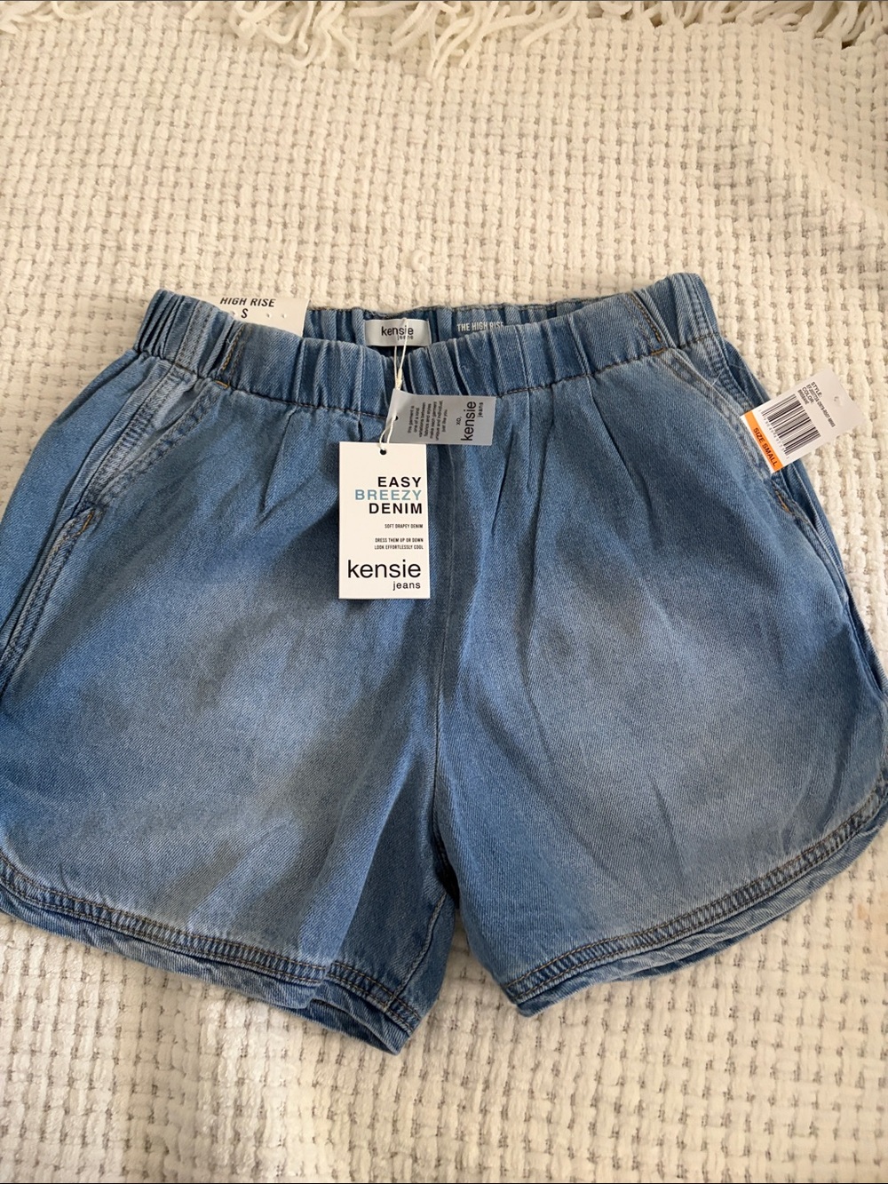 Kensie Light Blue Denim Elastic-Waist Shorts